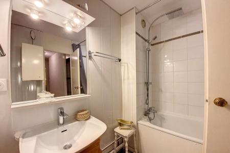 Rent in ski resort 2 room apartment 6 people (116) - Résidence les Aravis - Les Menuires - Apartment