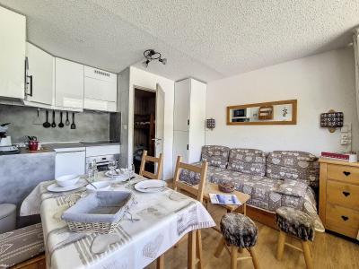 Ski verhuur Studio bergnis 4 personen (313) - Résidence les Aravis - Les Menuires - Woonkamer