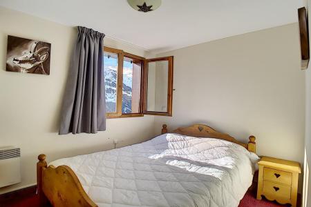 Rent in ski resort 2 room apartment 4 people (2) - Résidence les Cristaux - Les Menuires - Bedroom