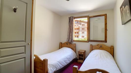 Rent in ski resort 3 room apartment 6 people (3) - Résidence les Cristaux - Les Menuires - Bedroom