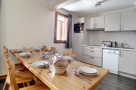 Rent in ski resort 4 room apartment 8 people (23) - Résidence les Cristaux - Les Menuires - Living room