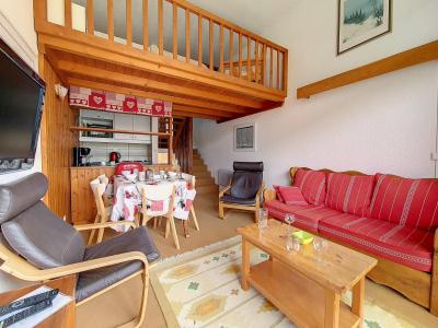 Rent in ski resort 2 room duplex mezzanine apartment 5 people (606) - Résidence les Evons - Les Menuires - Living room