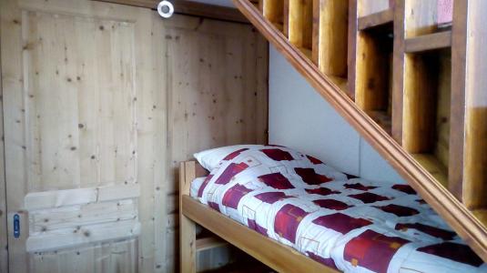 Rent in ski resort Studio 4 people (104) - Résidence les Evons - Les Menuires - Bedroom