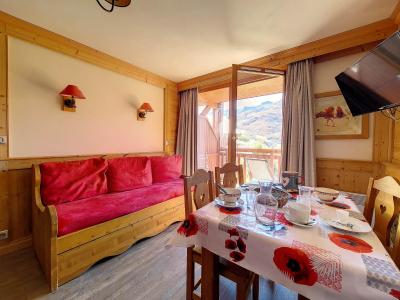 Rent in ski resort 2 room apartment 4 people (1215) - Résidence les Valmonts - Les Menuires - Living room
