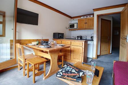 Rent in ski resort 2 room apartment 4 people (402) - Résidence les Valmonts - Les Menuires - Living room