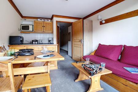 Rent in ski resort 2 room apartment 4 people (402) - Résidence les Valmonts - Les Menuires - Living room