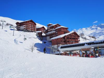 Аренда на лыжном курорте Résidence les Valmonts - Les Menuires - зимой под открытым небом