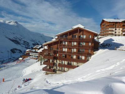 Аренда на лыжном курорте Résidence les Valmonts - Les Menuires - зимой под открытым небом