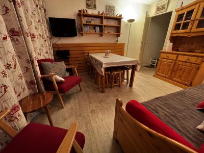 Skiverleih 3-Zimmer-Appartment für 6 Personen (47) - Résidence Oisans - Les Menuires - Wohnzimmer