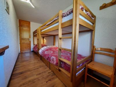 Rent in ski resort 3 room apartment 8 people (106) - Résidence Pelvoux - Les Menuires - Bedroom
