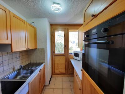 Rent in ski resort 3 room apartment 8 people (106) - Résidence Pelvoux - Les Menuires - Kitchen