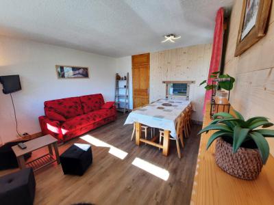 Rent in ski resort 3 room apartment 8 people (106) - Résidence Pelvoux - Les Menuires - Living room