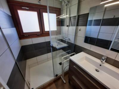 Location au ski Appartement 3 pièces 8 personnes (106) - Résidence Pelvoux - Les Menuires - Salle de douche