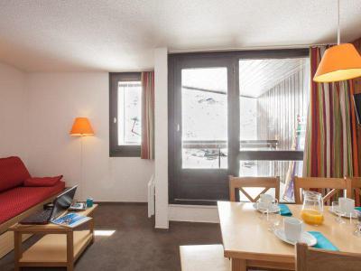 Skiverleih 3-Zimmer-Appartment für 6 Personen - Résidence Pierre & Vacances les Combes - Les Menuires - Wohnzimmer