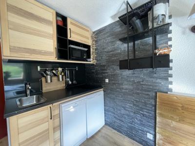 Rent in ski resort Studio sleeping corner 3 people (402) - Résidence Sarvan - Les Menuires - Apartment