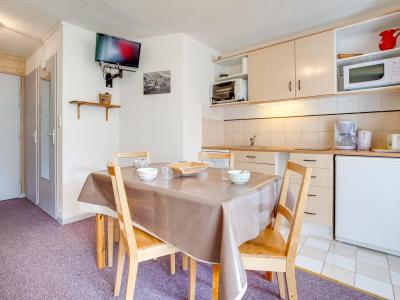 Skiverleih 2-Zimmer-Appartment für 4 Personen (8) - Ski Soleil - Les Menuires - Wohnzimmer