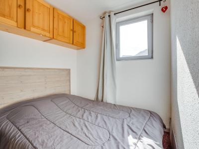 Ski verhuur Appartement 2 kamers 4 personen (8) - Ski Soleil - Les Menuires - Woonkamer