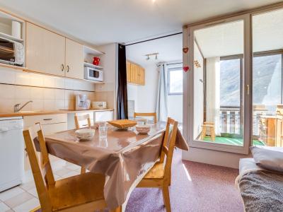 Ski verhuur Appartement 2 kamers 4 personen (8) - Ski Soleil - Les Menuires - Woonkamer