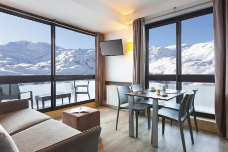 Rent in ski resort Sowell Résidences Crêt Voland - Les Menuires - Living room