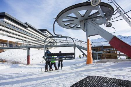 Location au ski Sowell Résidences Pierre Blanche - Les Menuires - Extérieur hiver
