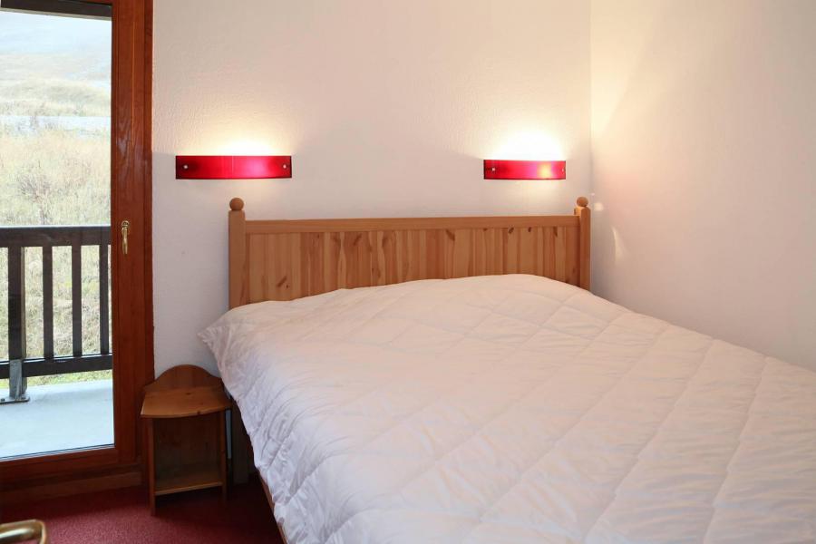 Skiverleih Doppelchalethälfte 5 Zimmer für 10 Personen - Chalet la Combe d'Or - Les Orres - Schlafzimmer