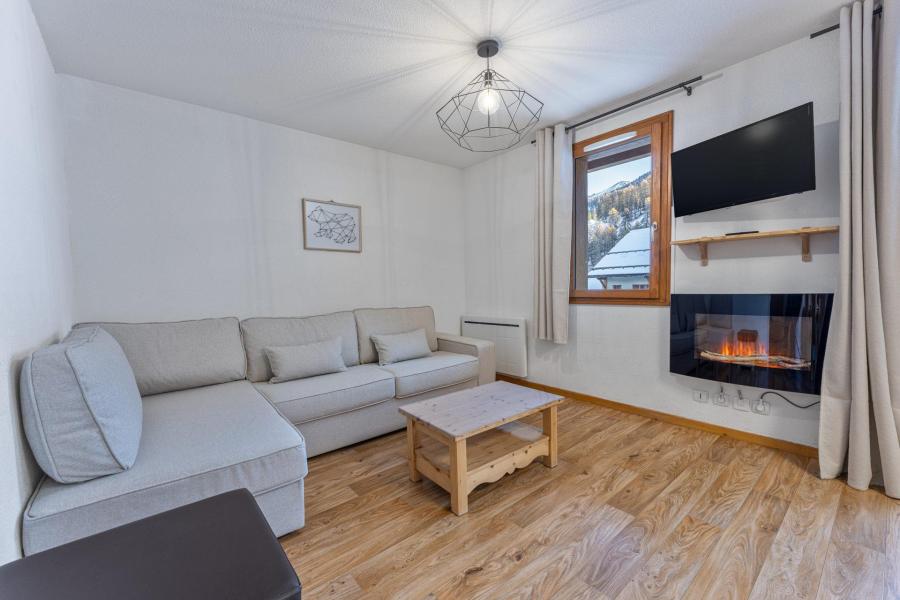 Rent in ski resort 3 room duplex apartment 10 people (216) - Chalets de Bois Méan A - Les Orres - Living room