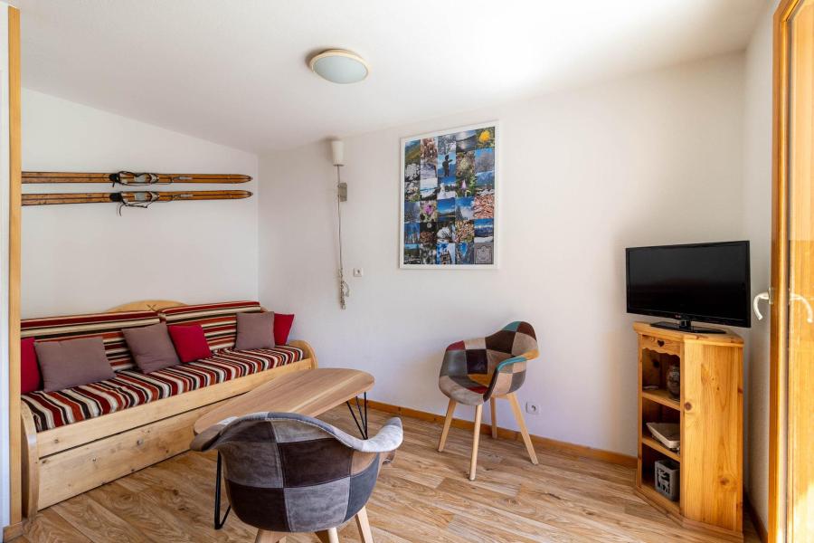 Rent in ski resort 3 room duplex apartment 8 people (302) - Chalets de Bois Méan A - Les Orres - Living room