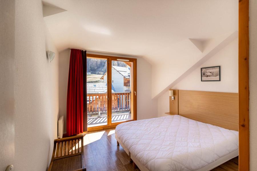 Skiverleih 3 Zimmer Maisonettewohnung für 10 Personen (216) - Chalets de Bois Méan A - Les Orres - Schlafzimmer