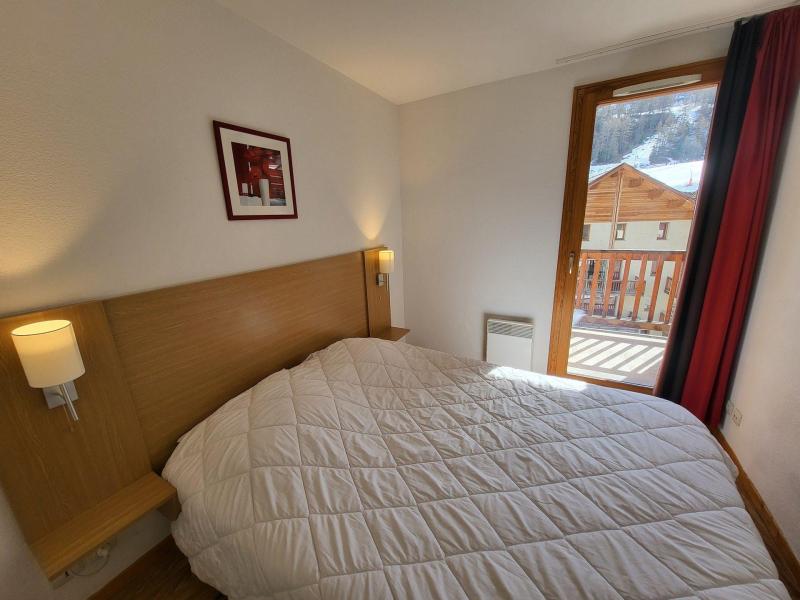 Ski verhuur Appartement duplex 2 kabine kamers 6 personen (104) - Chalets de Bois Méan A - Les Orres - Kamer