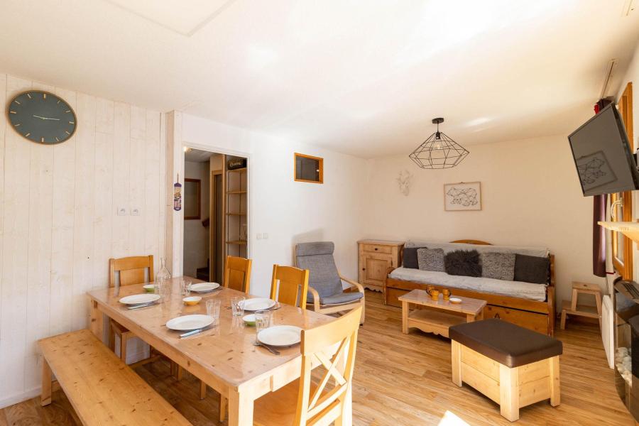 Ski verhuur Appartement duplex 3 kamers 10 personen (216) - Chalets de Bois Méan A - Les Orres - Woonkamer