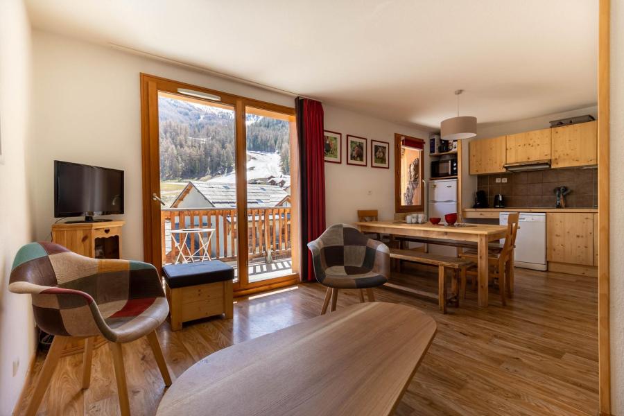 Ski verhuur Appartement duplex 3 kamers 8 personen (302) - Chalets de Bois Méan A - Les Orres - Woonkamer