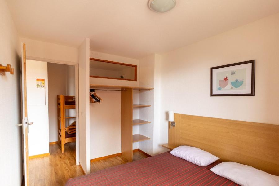 Rent in ski resort 2 room apartment sleeping corner 6 people (C103) - Chalets de Bois Méan C - Les Orres - Bedroom
