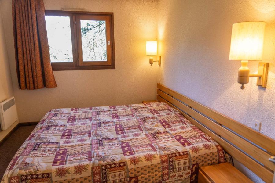 Rent in ski resort 2 room apartment 5 people (B303) - La Résidence le Belvédère - Les Orres - Bedroom