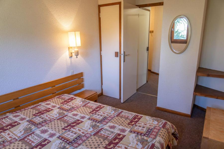 Rent in ski resort 2 room apartment 5 people (B303) - La Résidence le Belvédère - Les Orres - Bedroom