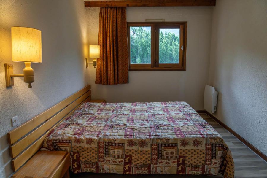 Rent in ski resort 2 room apartment 5 people (B706) - La Résidence le Belvédère - Les Orres - Bedroom