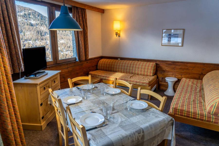 Rent in ski resort 2 room apartment 5 people (B706) - La Résidence le Belvédère - Les Orres - Living room