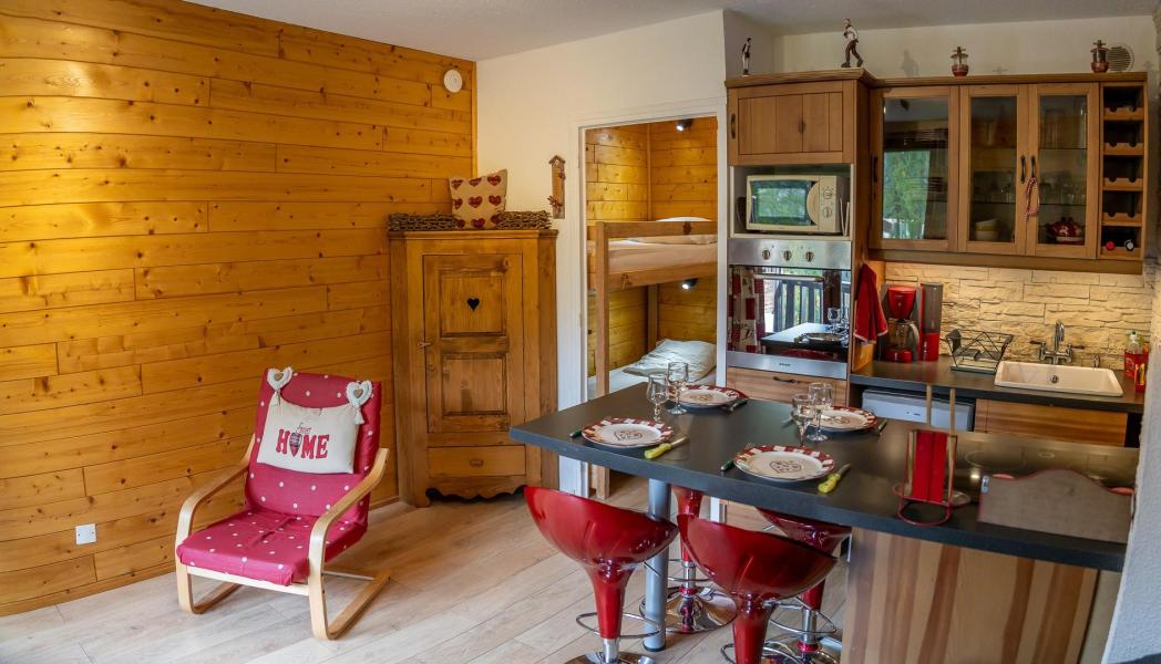 Rent in ski resort Studio cabin 4 people (606) - La Résidence les Ecrins - Les Orres - Living room