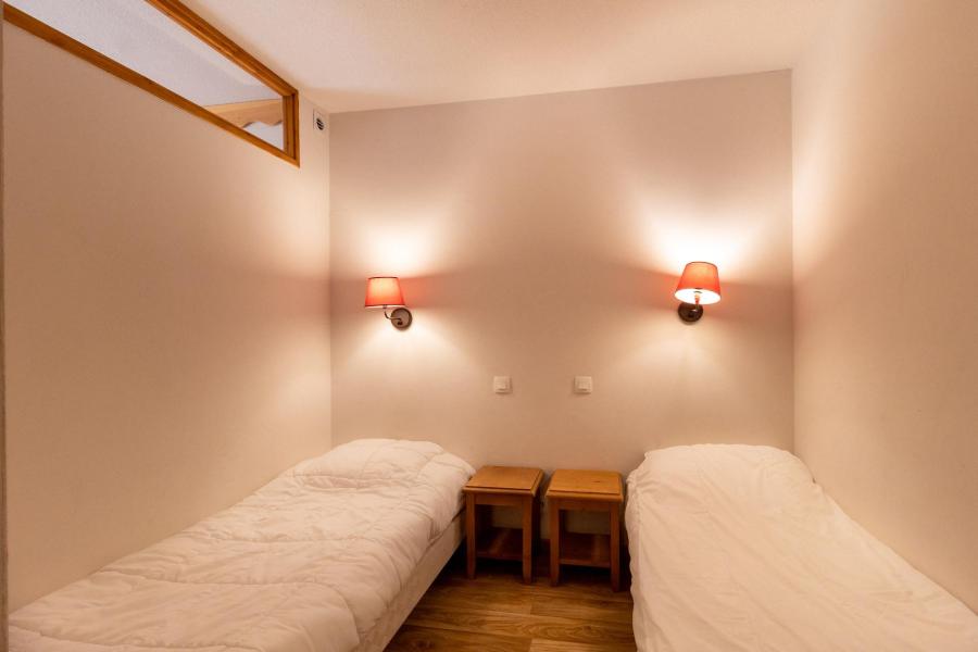 Rent in ski resort 2 room apartment sleeping corner 6 people (MBB203) - La Résidence les Eglantines - Les Orres - Bedroom