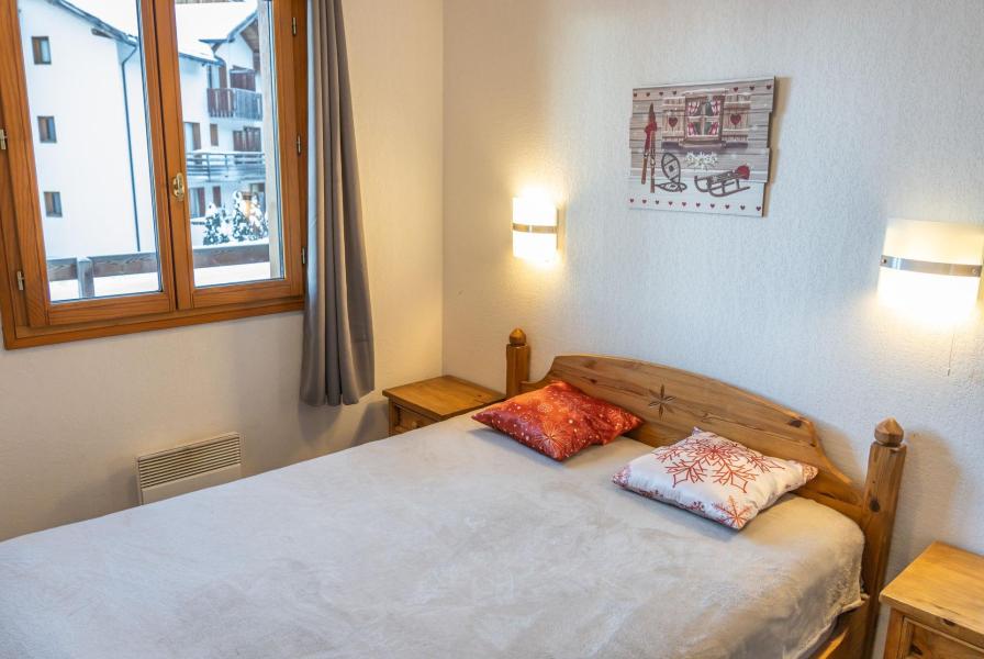 Rent in ski resort 2 room apartment 4 people (106) - Le Balcon des Airelles - Les Orres - Bedroom