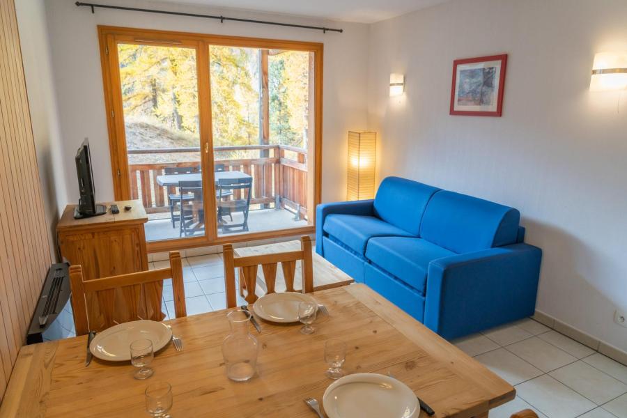 Skiverleih 2-Zimmer-Appartment für 4 Personen (207) - Le Balcon des Airelles - Les Orres - Wohnzimmer