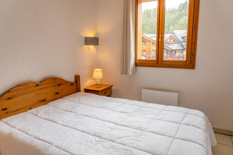 Skiverleih 2-Zimmer-Appartment für 4 Personen (514) - Le Balcon des Airelles - Les Orres - Schlafzimmer