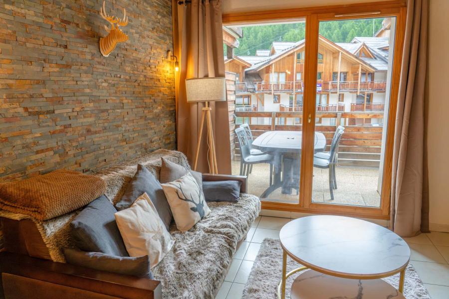 Rent in ski resort 3 room apartment 6 people (418) - Le Balcon des Airelles - Les Orres - Living room