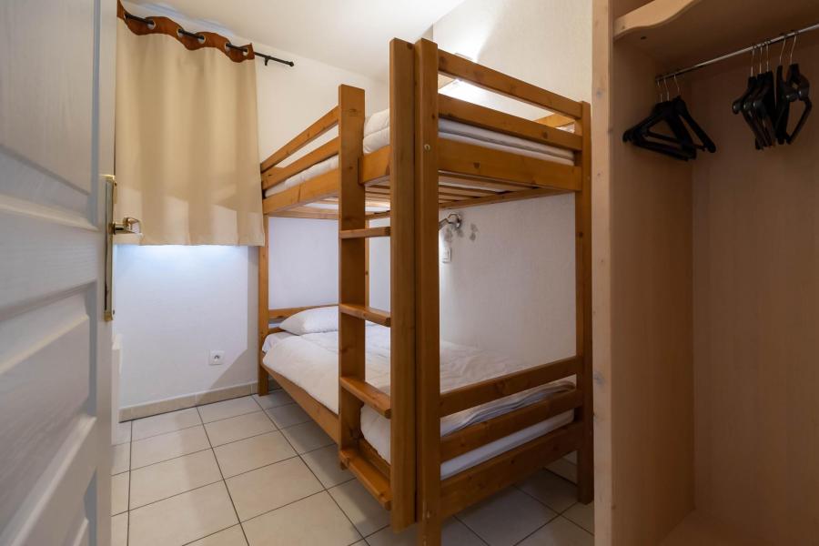 Rent in ski resort 3 room apartment 6 people (503) - Le Balcon des Airelles - Les Orres - Bedroom