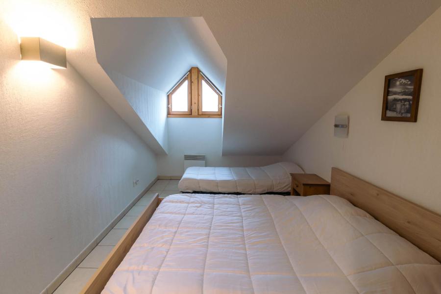 Rent in ski resort 3 room duplex apartment 7 people (310) - Le Balcon des Airelles - Les Orres - Bedroom