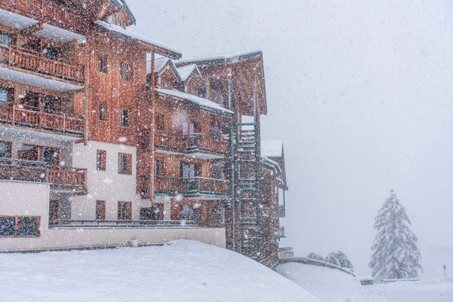 Vacances en montagne Le Balcon des Airelles - Les Orres - Extérieur hiver