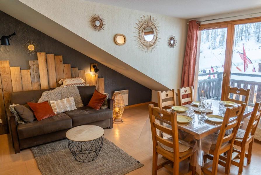 Rent in ski resort 2 room apartment 7 people (228) - Le Parc des Airelles - Les Orres - Living room