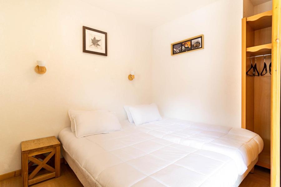 Rent in ski resort 2 room apartment sleeping corner 6 people (015) - Le Parc des Airelles - Les Orres - Bedroom