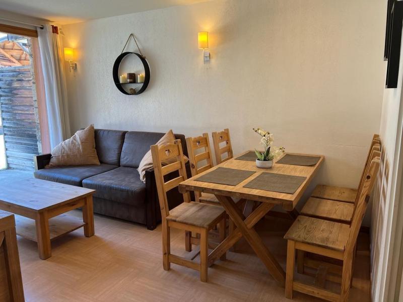 Wynajem na narty Apartament 2 pokojowy z alkową 6 osób (019) - Le Parc des Airelles - Les Orres - Pokój gościnny