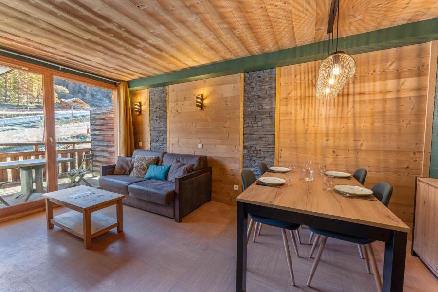 Location au ski Appartement 2 pièces coin montagne 6 personnes (220) - Le Parc des Airelles - Les Orres - Séjour