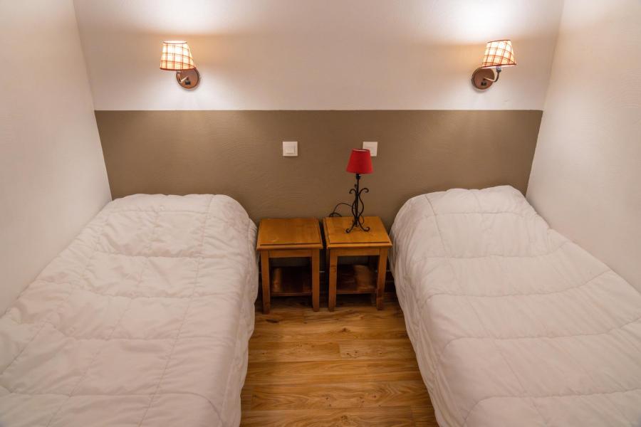 Rent in ski resort Studio cabin 4 people (MBC302) - Les Hauts de Preclaux I - Les Orres - Bedroom